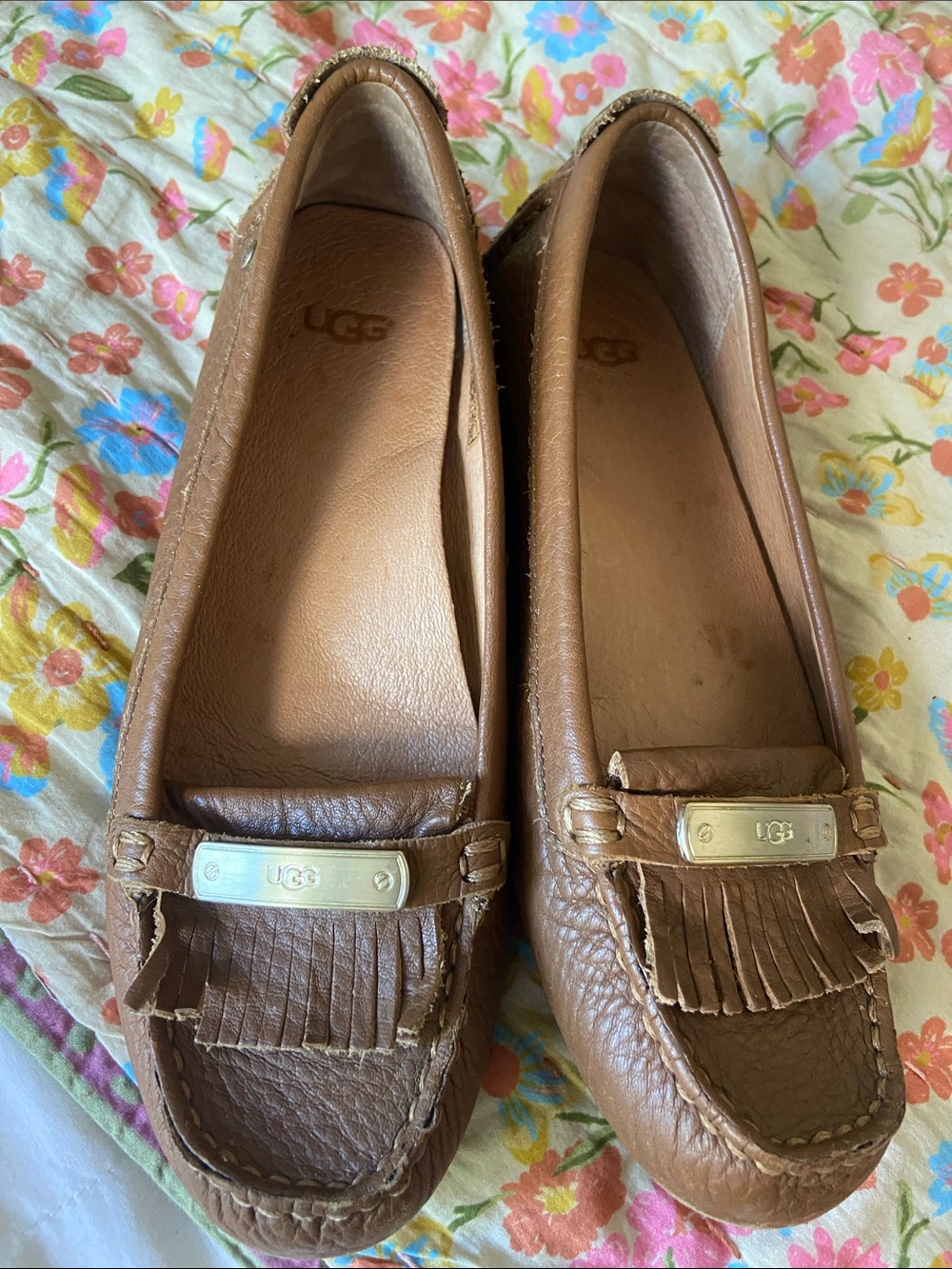 UGG Women's Chestnut Brown Pebble Leather Driving Moccasin Flats with Fringe 6.5